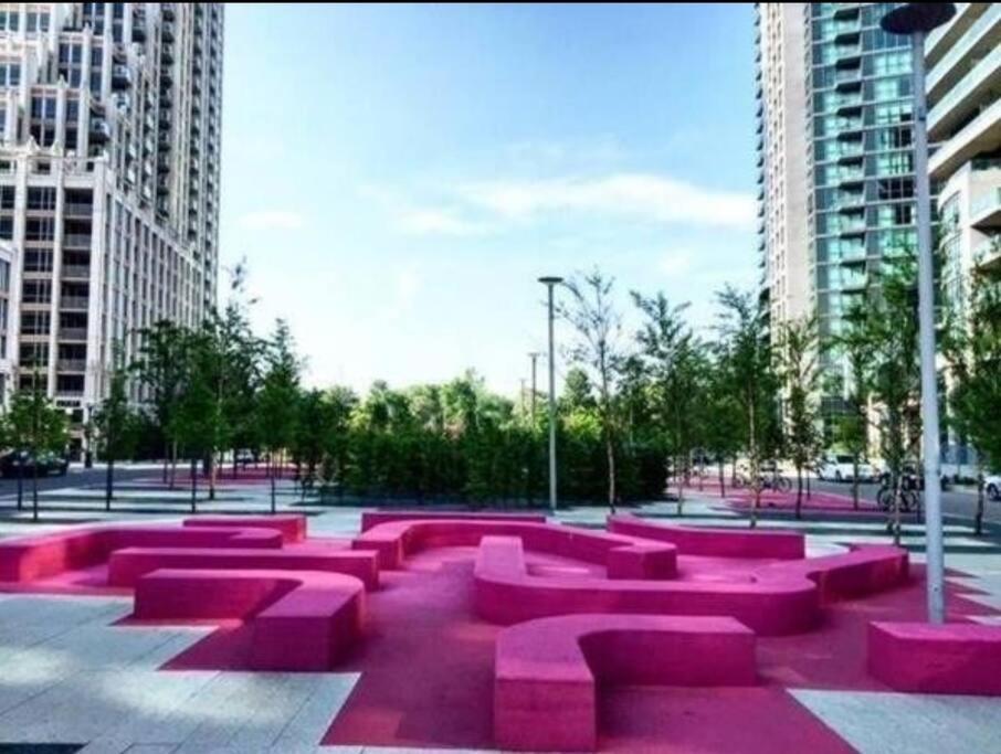 Cn Tower View With Free Parking, Pool, & More Amenities Торонто Екстериор снимка