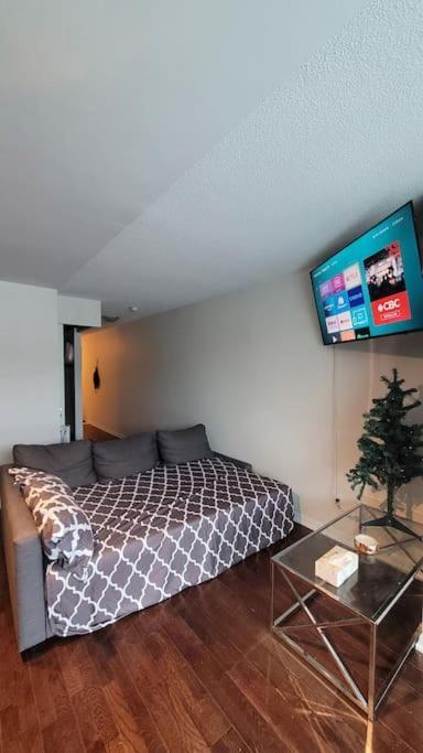 Cn Tower View With Free Parking, Pool, & More Amenities Торонто Екстериор снимка